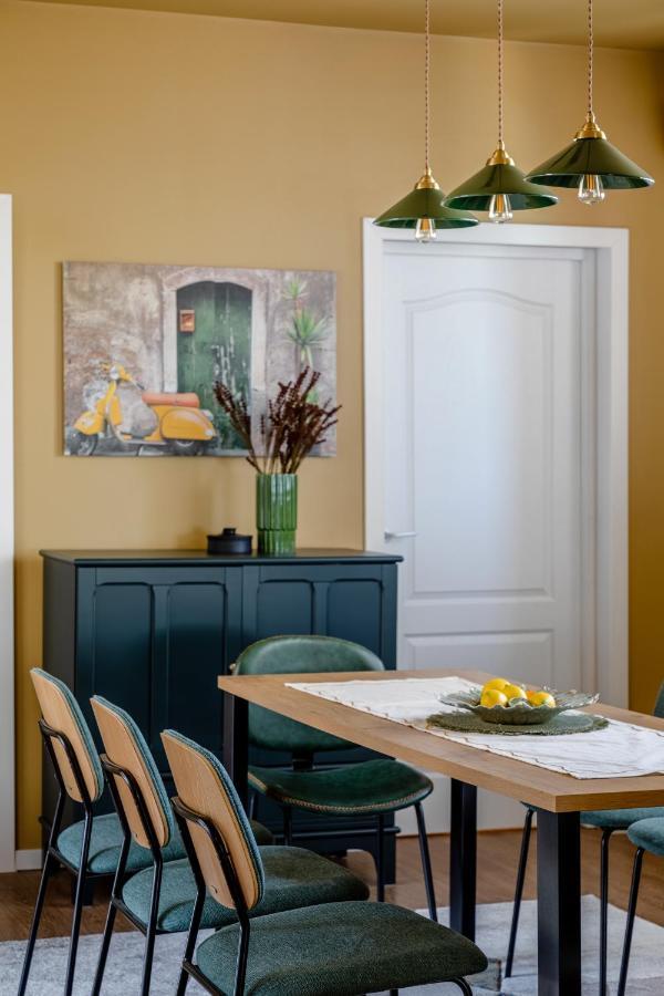 Holt - Dolce In Napoli Apartment Bucureşti Ngoại thất bức ảnh